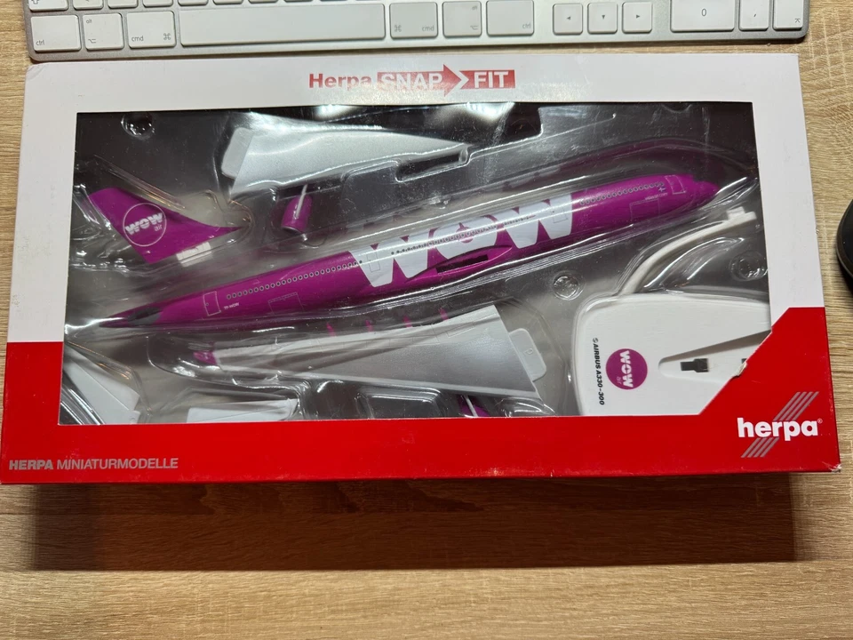 Herpa Snap 611282 Flugzeug WOW Airbus A330-300 1:200 Unbenutzt in OVP