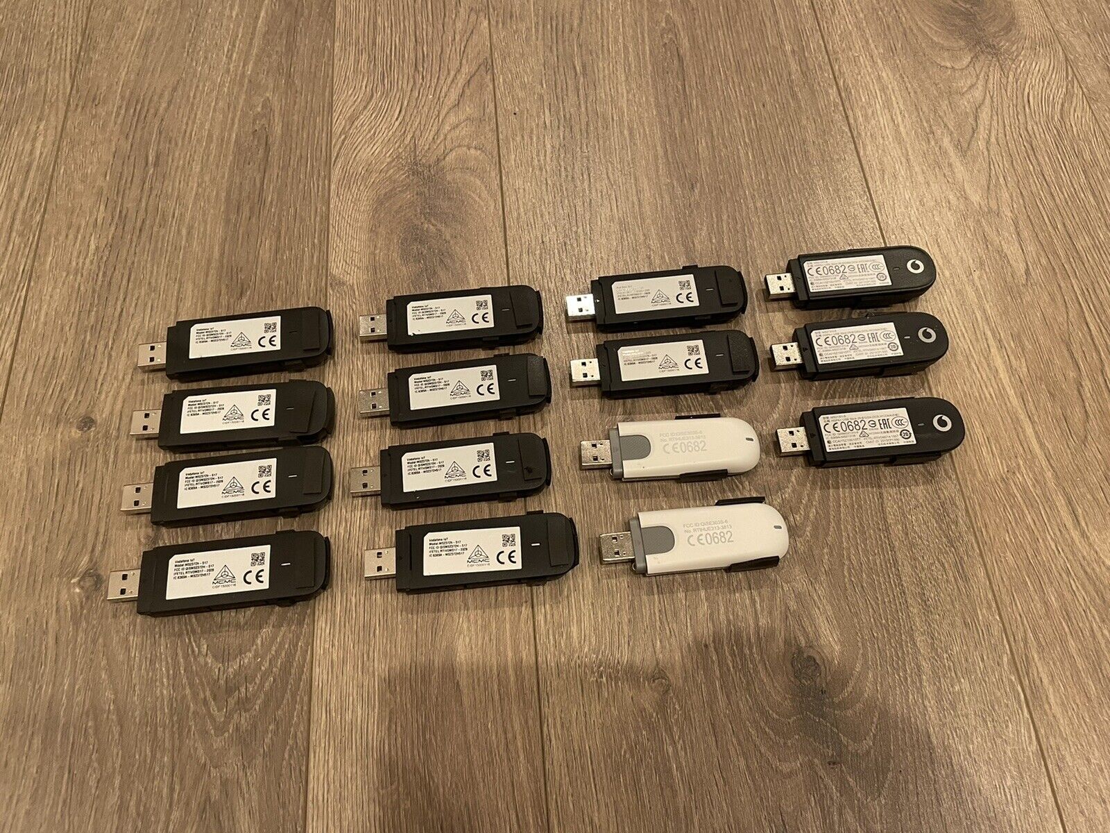 Lot Of 15 Vodafone USB Connect 4G MS2372h-517 & MS2131-8