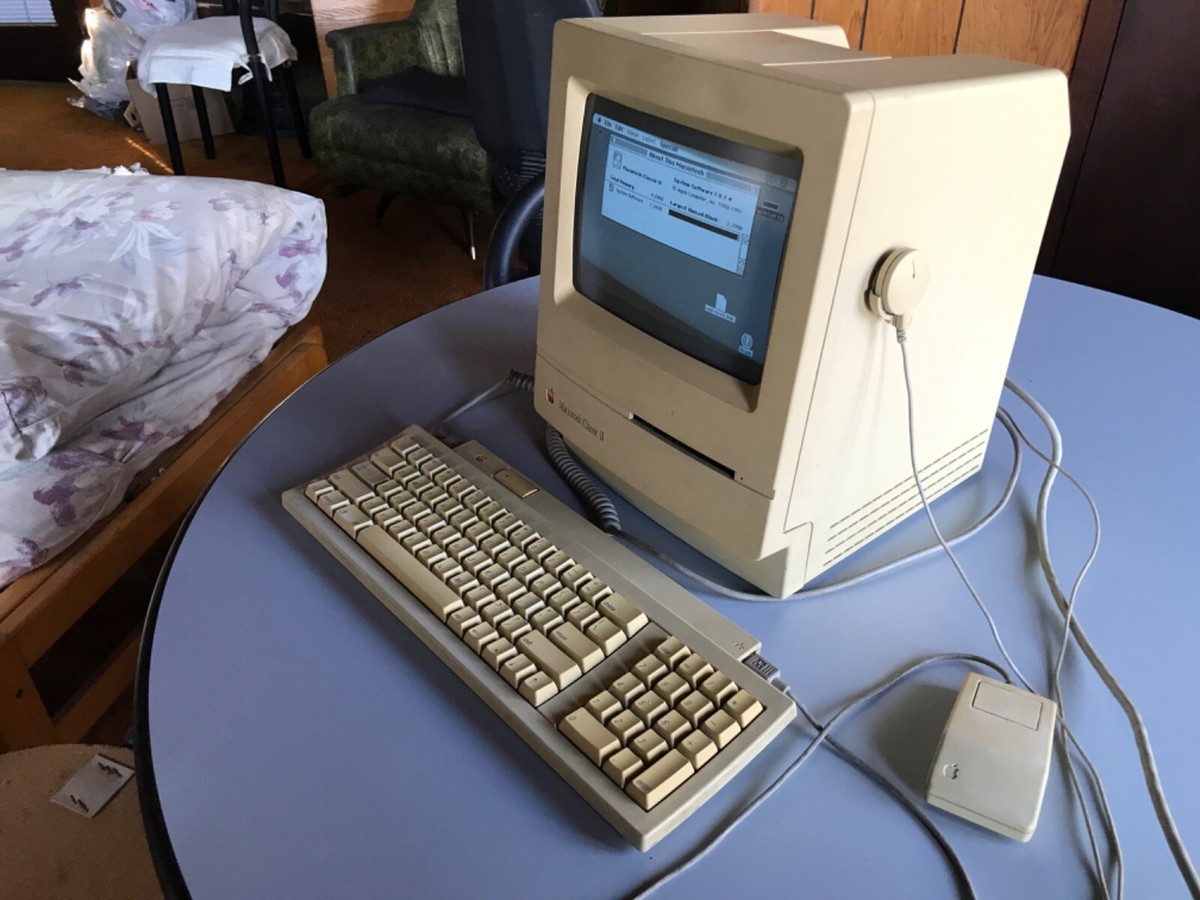 Vintage 1992 Apple Macintosh Classic II, Fully Functional