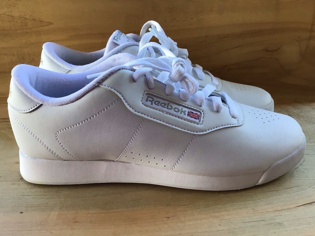LIKE NEW Reebok Sneakers Y main image 2