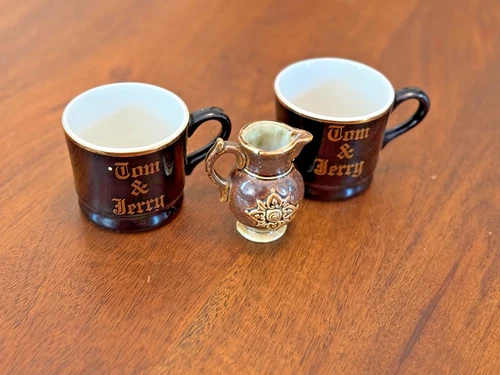 2 Hall China Tom & Jerry Black Mugs Gold Lettering + Small Ceramic Pitcher D07