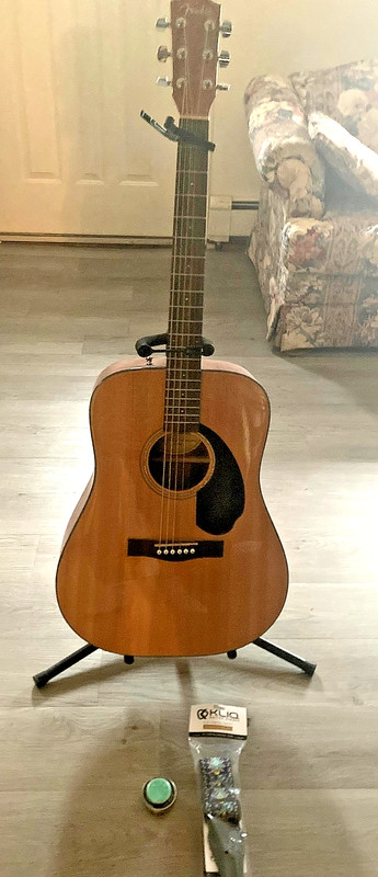 FENDER GUITAR w/STAND, STRAP, PICS ~ MINT CONDITION!