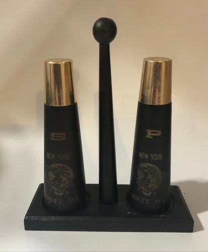 Vintage Commemorative 1961 New York World's Fair Salt & Pepper Set