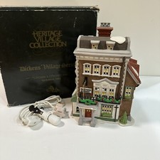 Dept 56 Crown and Cricket Inn #57509 Charles Dickens' Village 1st Edition W/Flag