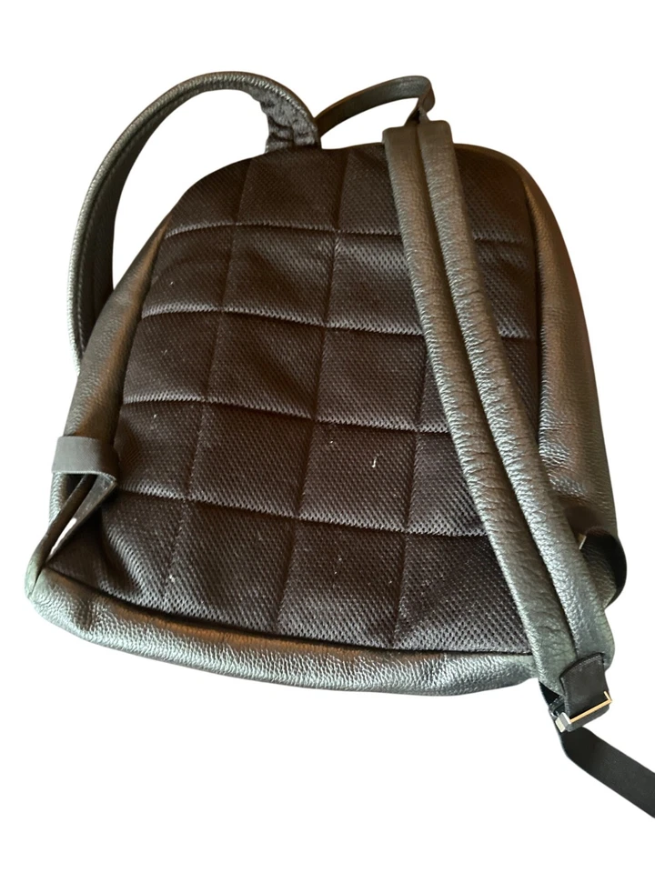 Mochila Jack Spade de Cuero Negra Múltiples Compartimentos y Correas Ajustables Foto 3 de 4