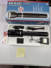 MAGLITE Magcharger Halogen Taschenlampe / Stablampe + 12V Ladegerät + Halterung