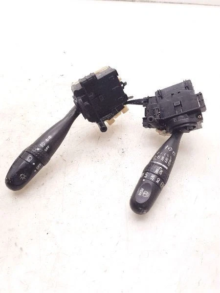 03 04 05 06 07 08 CONJUNTO INTERRUPTOR COLUMNA DIRECCIÓN TOYOTA MATRIX  Foto 2 de 4