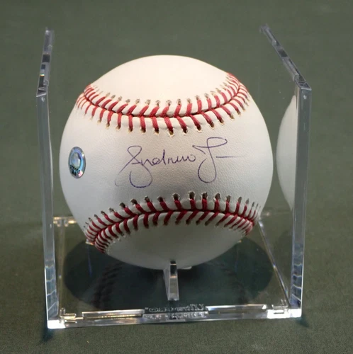 ANDRUW JONES AUTOGRAPHED BASEBALL  ATLANTA BRAVES