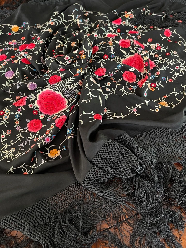 Precioso mantón de piano antiguo chino bordado a mano negro seda floral YY367 Foto 4 de 4