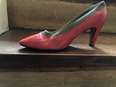 Ellen Tracy womens dress shoes 8M Red & Olive Trim