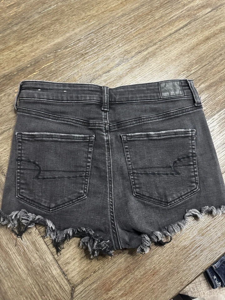 Pantalones cortos American Eagle talla 8 Foto 2 de 4