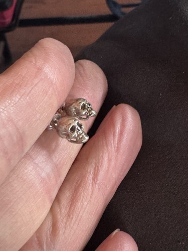 Vintage 925 STERLING SILVER Skull Stud Earrings NOS 1.7 Grams ~ J137 - Picture 2 of 7