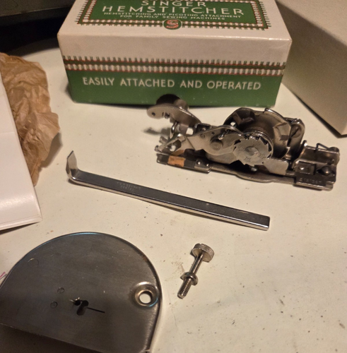 VTG Singer Blind Stitch Attachment & Hemstitcher in box w manuals - Picture 18 of 22