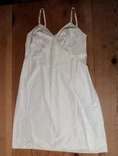 Vtg 60s Van Raalte Full Fitted Slip Size 40 All Dupont Nylon White USA Made