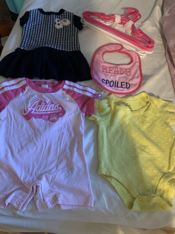 INFANT GIRL 6 MO. CLOTHES & (10) HANGERS