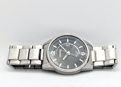 Seiko Kinetic 100M Black Dial 5M82-0AM0 Exhibition Back | New
