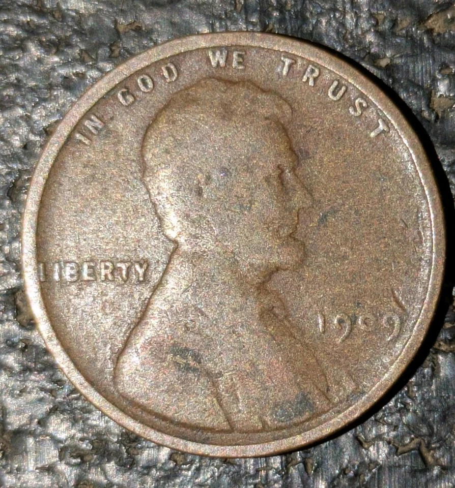 1909 1c Wheat Cent Good Condition Struck Through Grease Error Grease Filled - Image 2 of 4