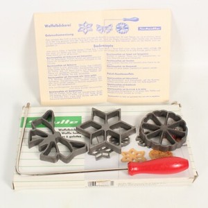 3 VINTAGE SCHULTE WAFFLE FORMS WITH HANDLE, INSTRUCTIONS & ORIGINAL BOX. GERMANY