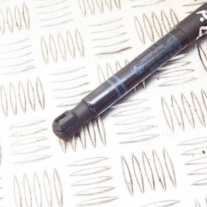 BMW 1 F20 1.5d 85Kw Vordere rechte Motorhaubenstrebe 7239233 2485700610N 2017