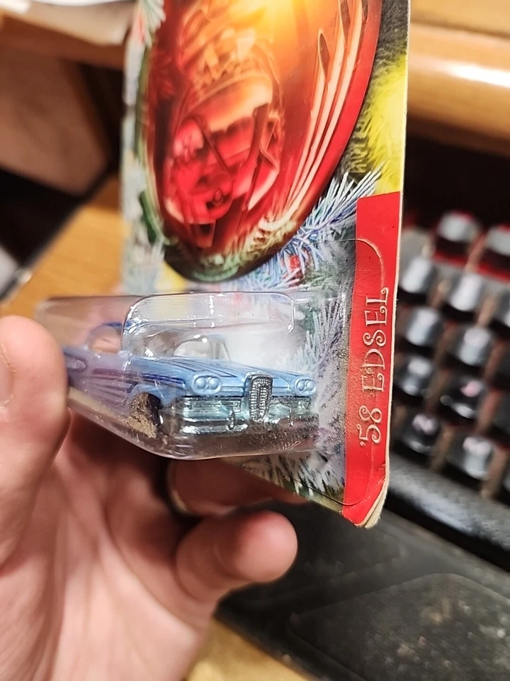 HOT WHEELS 58 EDSEL 2010 HOLIDAY HOT RODS Metalflake Light Blue Chrome Blue 5SPs - Image 3 of 4