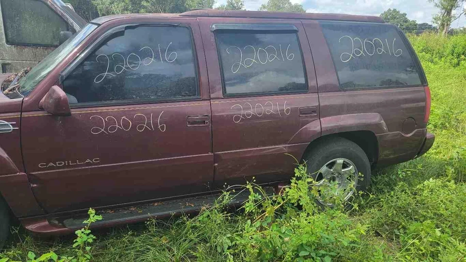 Conjunto de luz trasera izquierda CADILLAC ESCALADE 88 89 99 00 Foto 3 de 4