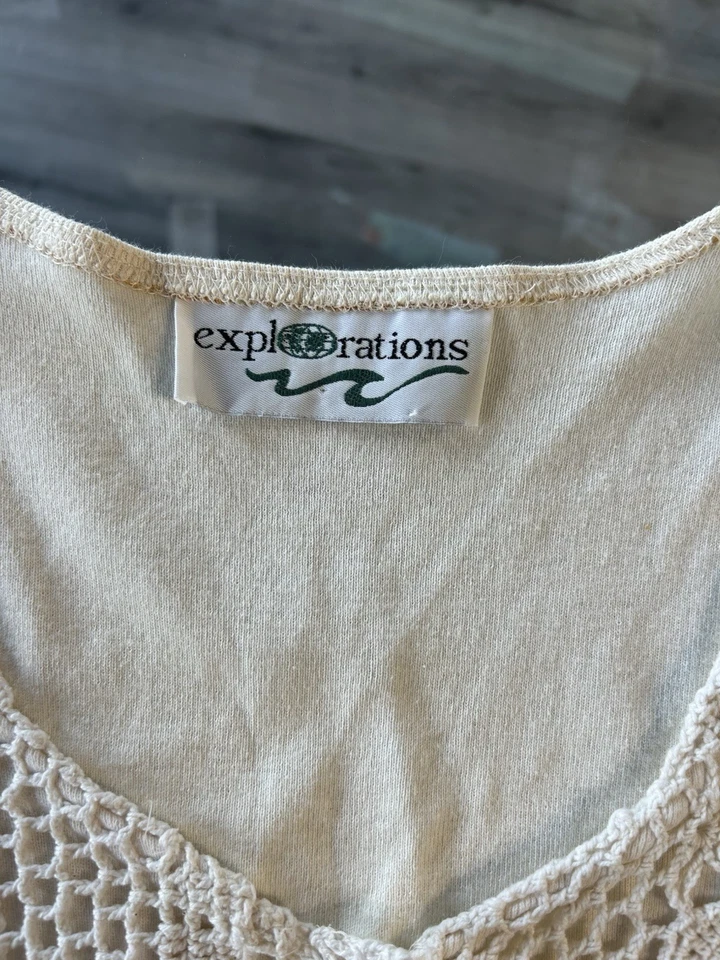 Top corto vintage años 80 tejido a ganchillo forrado abotonado talla grande Foto 2 de 4