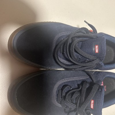 globe skate shoes Size 8