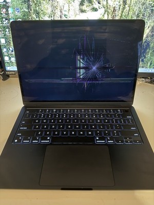Broken 2022 Apple MacBook Air 13.6'' M2 8C GPU 8GB RAM 256GB SSD Cracked