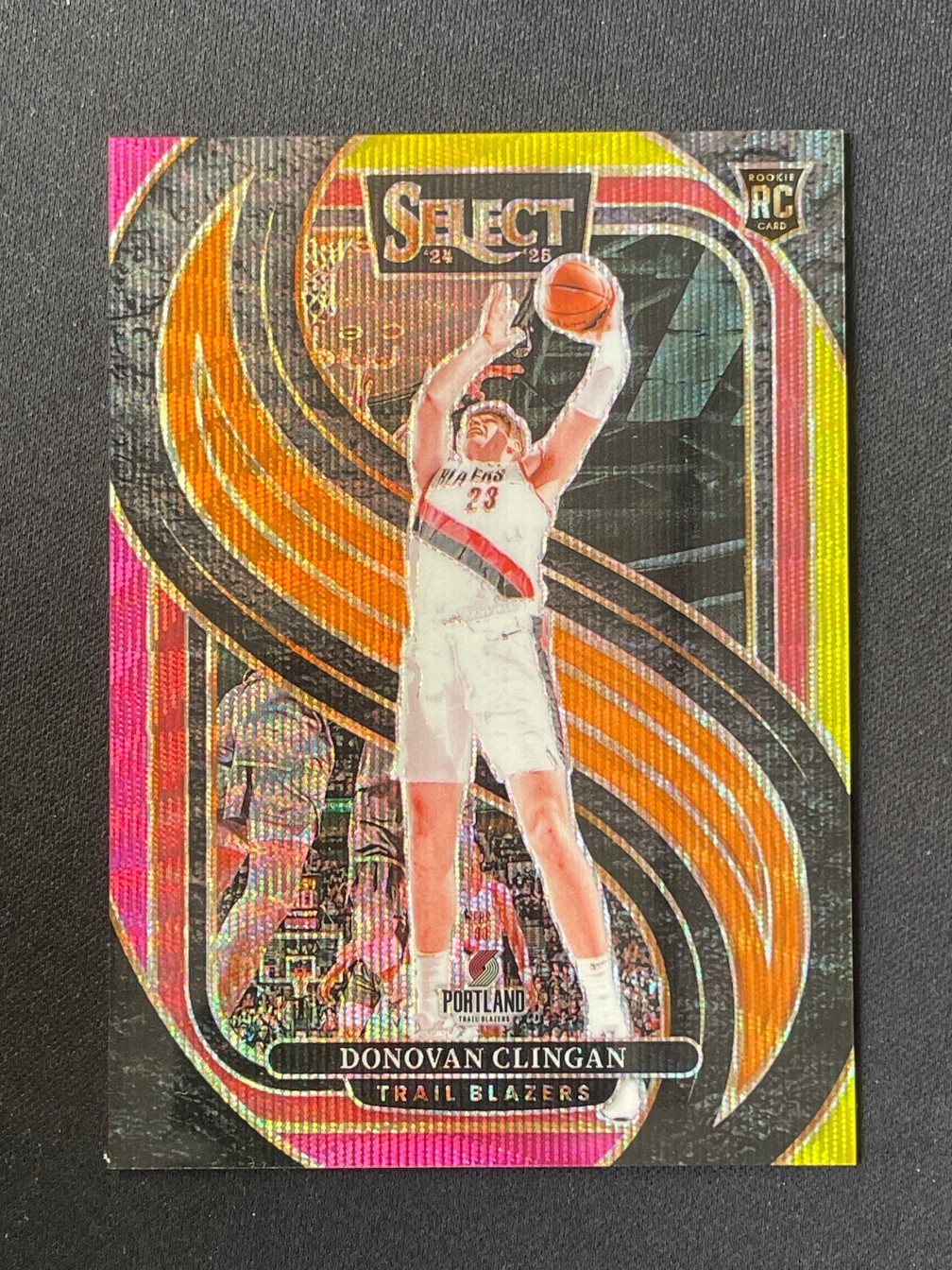 Donovan Clingan 2024-25 Panini Select Premier Level Multi Wave Prizm 04/20 RC