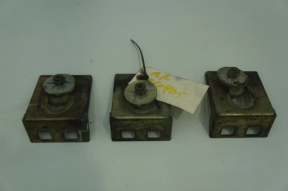 Juego 3 soportes de soporte lateral para parachoques trasero izquierdo derecho OEM 62126500 Ferrari 360 01 Foto 3 de 3