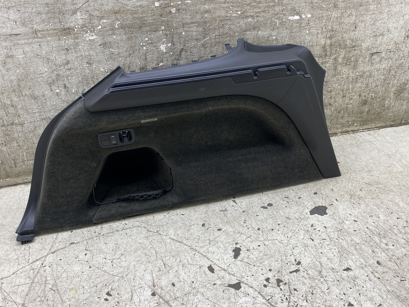 2015-2020 BENTLEY BENTAYGA OEM REAR LEFT INNER QUARTER PANEL CARPET TRIM COVER
