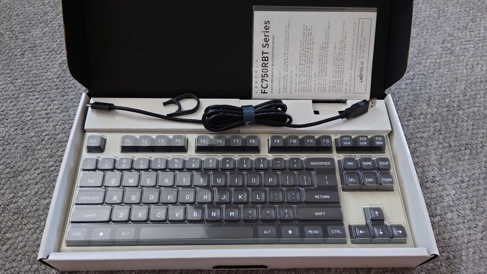 NEW Leopold FC750RBT 87 Key Windows Keyboard- Beige Case Black Keycaps - Image 3 of 3