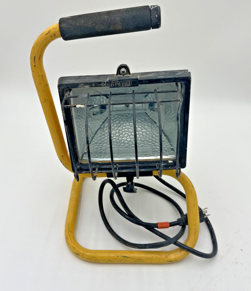 REGENT Lighting Corporation Plug-in Portable Work Light (Used