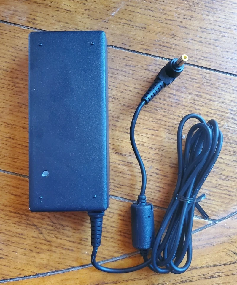 Gateway AC/DC Adapter: Input 100-240V-1.5A 50-60Hz & Output 19V-4.74A - Image 4 of 4