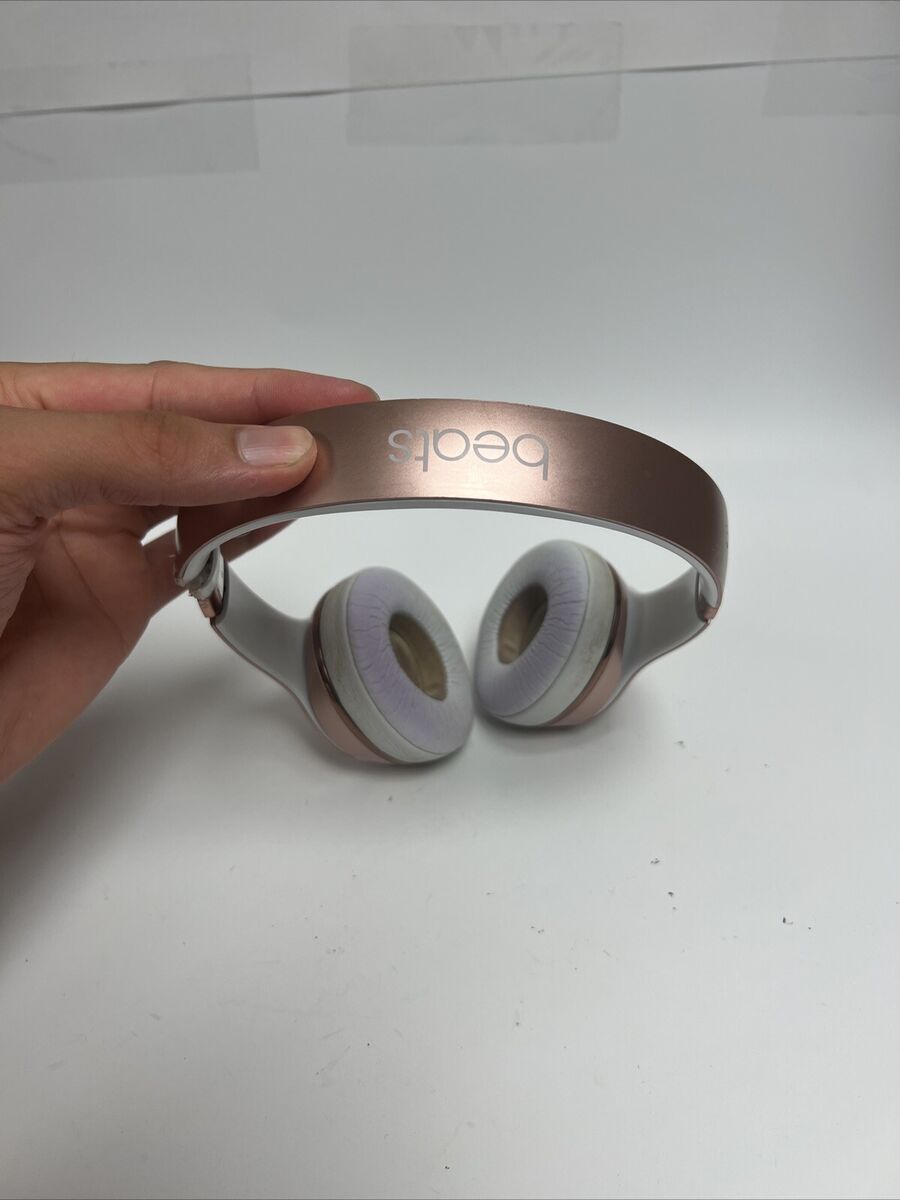 Beats Solo 3 Wireless Headphones Rose Gold For Parts Read Beats Solo 3 Wireless Headphones Rose Gold For Parts Read