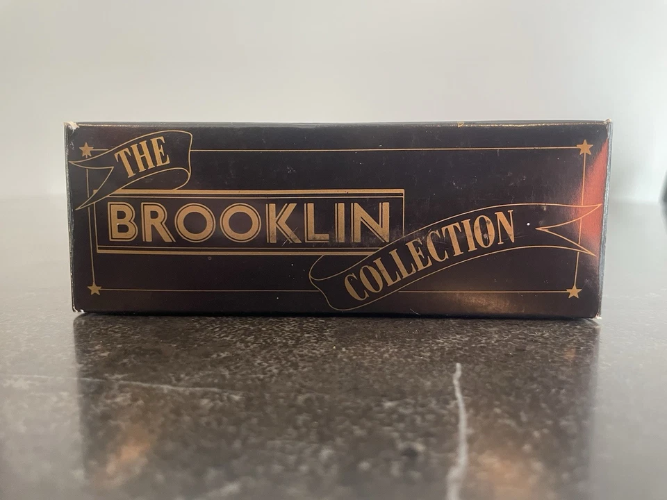 Réplica diecast Brooklin BRK43 1948 Packard Station Wagon Woody escala 1:43 Foto 2 de 4