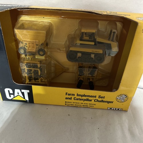 Ertl 1:64 Cat Farm Implement Set & Caterpillar Challenger #1806 box 3 - Picture 7 of 7