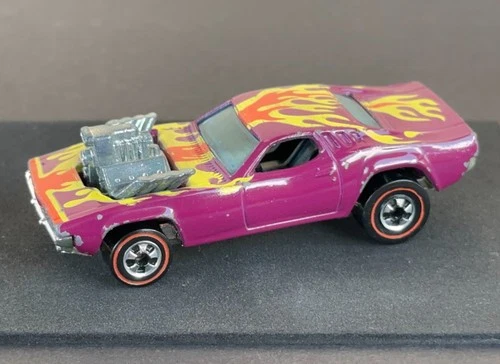 Vintage Hot Wheels Redline 1974 Plum Rodger Dodger - PLASTIC SHOW OFF BASE!