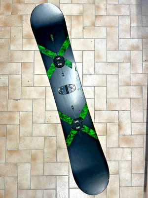 2009 Burton Custom X   Carbon Vaporskin - excellent to near mint condition