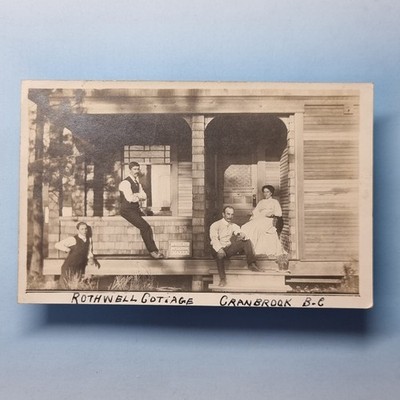 Cranbrook BC Postkarte um 1914 Echtfoto Kanada Rothwell Cottage Familie Gruppe