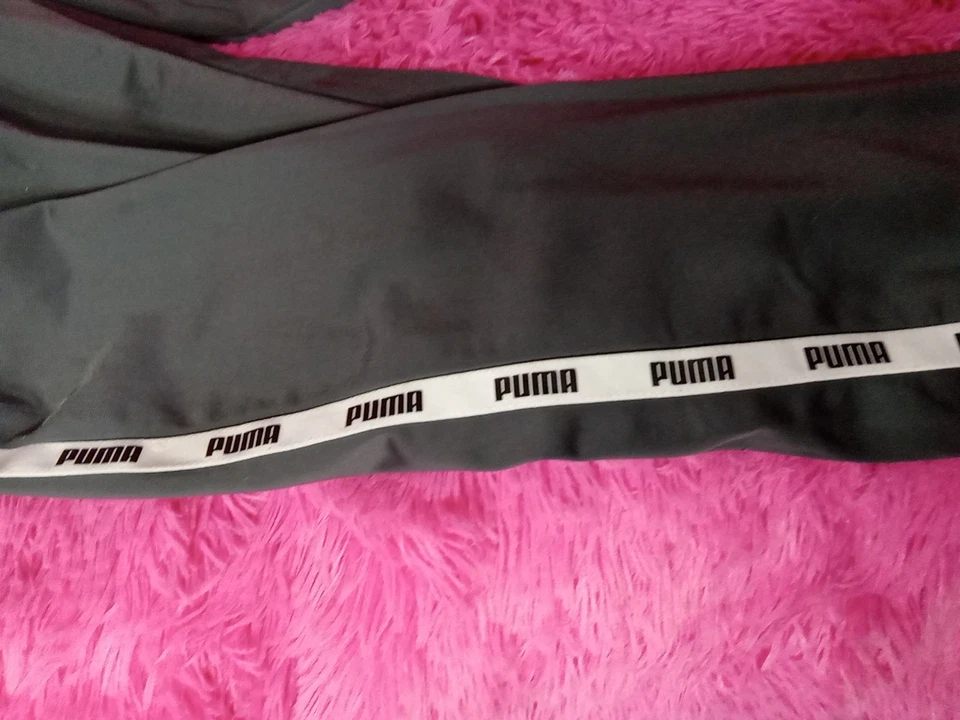 彪马灰色运动裤,带白色侧条纹和彪马标志,尺寸 L — 第 2/4 张图片