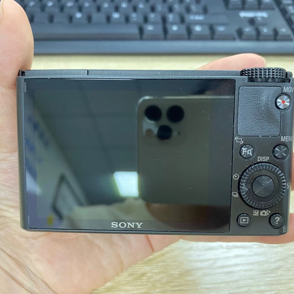 Appareil Photo Sony Cyber-shot DSC-RX100 20.2MP – Défectueux, Pour Pièces Ou Réparation