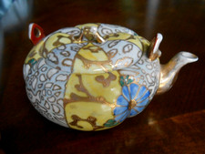 Japanese Kutani Teapot Meiji c.1860s-80s Gourd Shape Yellow Gilt Signed