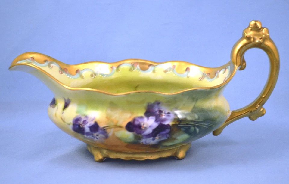 Limoges Francia T&V Gravy Boat - Violetas pintadas a mano y decoración de pickard con adornos dorados Foto 2 de 4