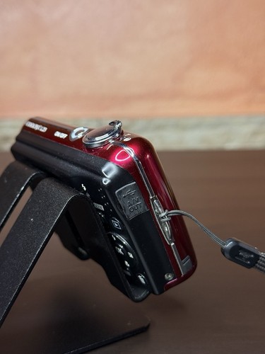 Nikon Coolpix L23 rot - Digital Kompaktkamera - CCD 10.1 MP 5X - Bild 5 von 14