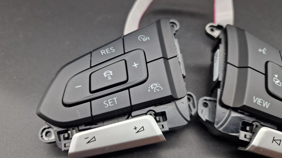 Volkswagen VW MK8 Steering Wheel Buttons Arteon Passat Golf T-Roc 3G0959442AE - Image 4 of 4