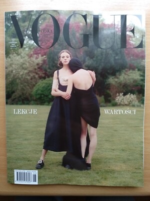 VOGUE Poland 6/2023, June 2023 GRACE & CASSADY CLOVER on cover /version 2