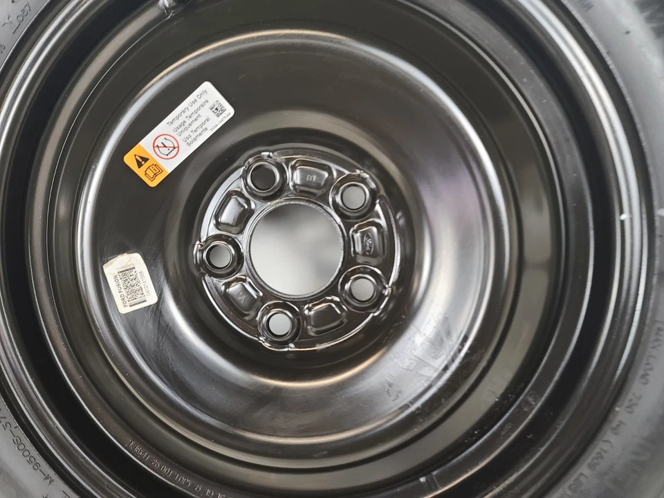 Neumático de repuesto con kits de gato 16’’’ para Ford Fusion Compact Donut 2013-2021 Foto 3 de 4