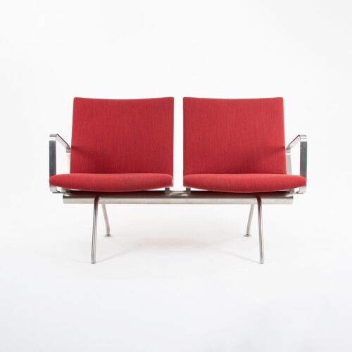 2020 CH402 Kastrup Two Seater Sofa by Hans Wegner for Carl Hansen in Red Fabric - Foto 1 di 8