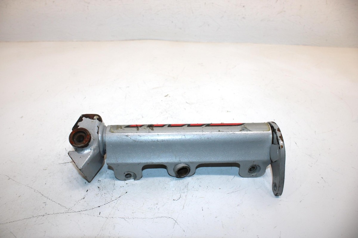 06 Arctic Cat Zr 900 Sno Pro Efi Oem Left Steering Knuckle 1703